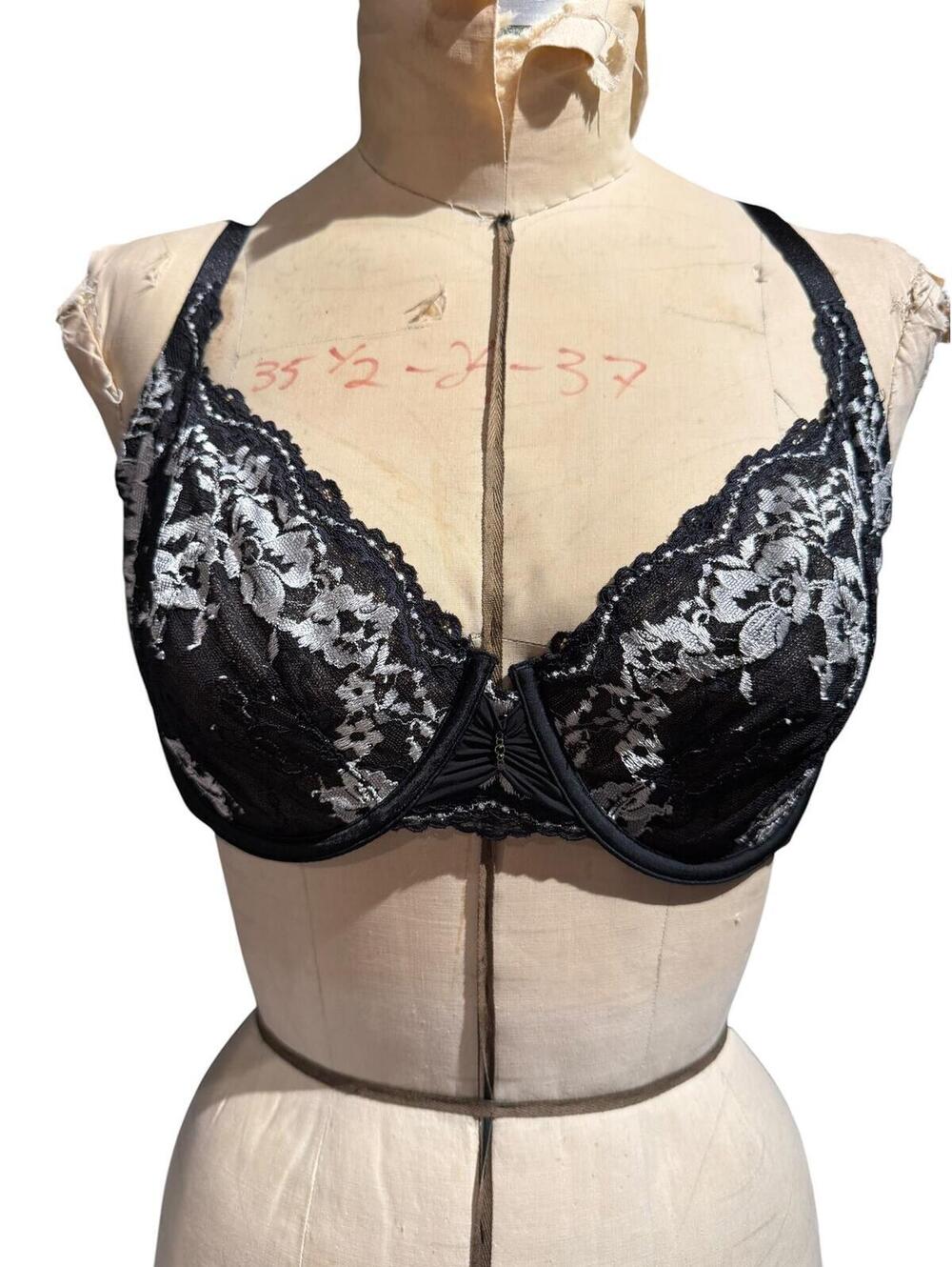 Victoria’s Secret Black Label Lace Underwire Bra with Floral Embroidery